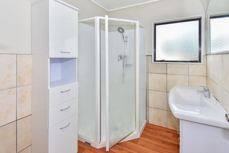 Photo of property in 1/3 Volta Place, Clendon Park, Auckland, 2103