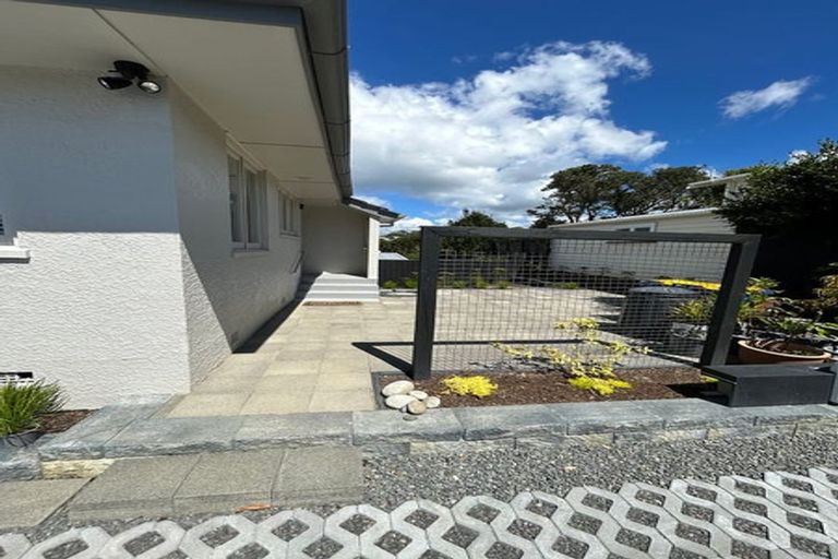 Photo of property in 17 Tui Glen Road, Birkenhead, Auckland, 0626