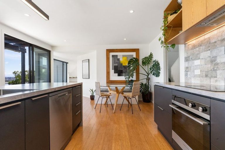 Photo of property in 3 Roland Lane, Mount Pleasant, Christchurch, 8081