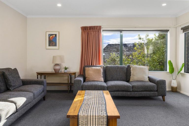 Photo of property in 30 Fairview Terrace, Waipahihi, Taupo, 3330