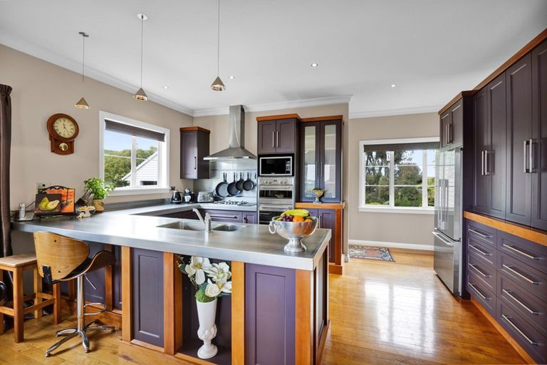 Photo of property in 5171b Mountain Road, Eltham, 4398