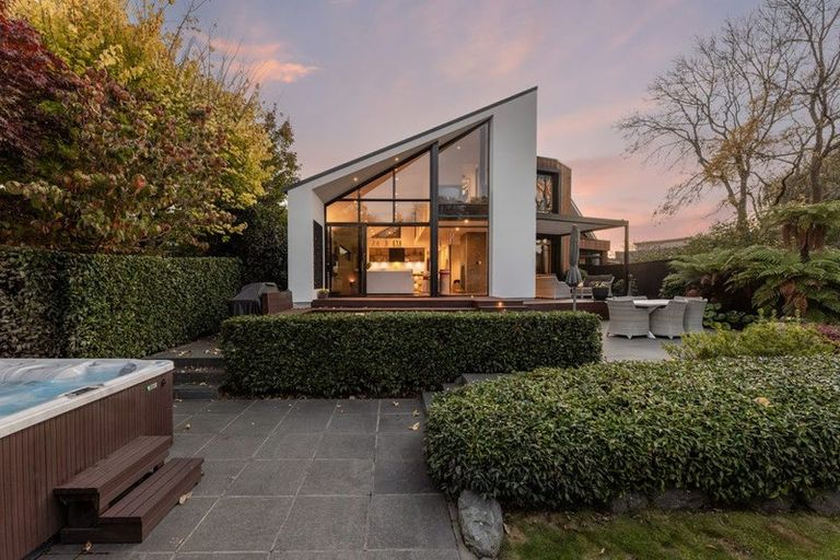 Photo of property in 44 Gleneagles Terrace, Ilam, Christchurch, 8053