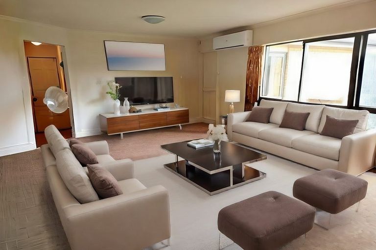 Photo of property in 42 Medvale Avenue, Flat Bush, Auckland, 2019