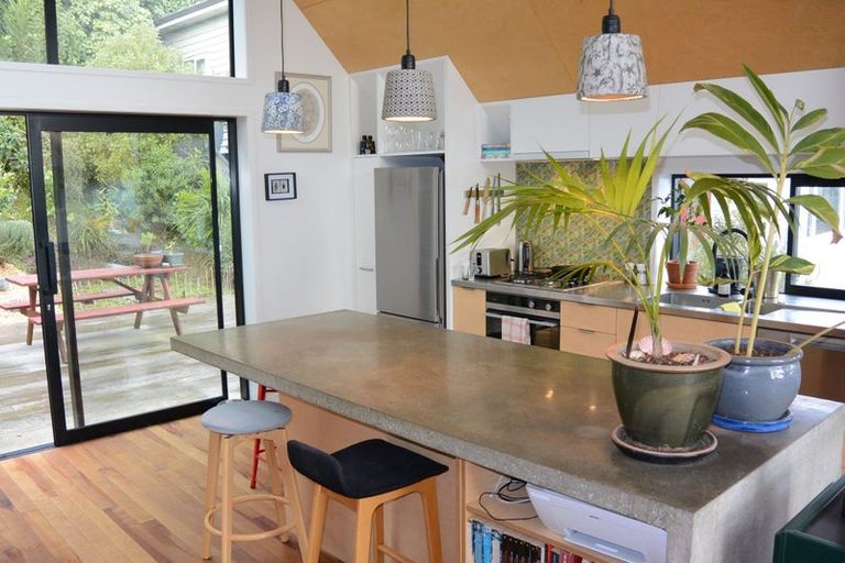 Photo of property in 325a Muritai Road, Eastbourne, Lower Hutt, 5013