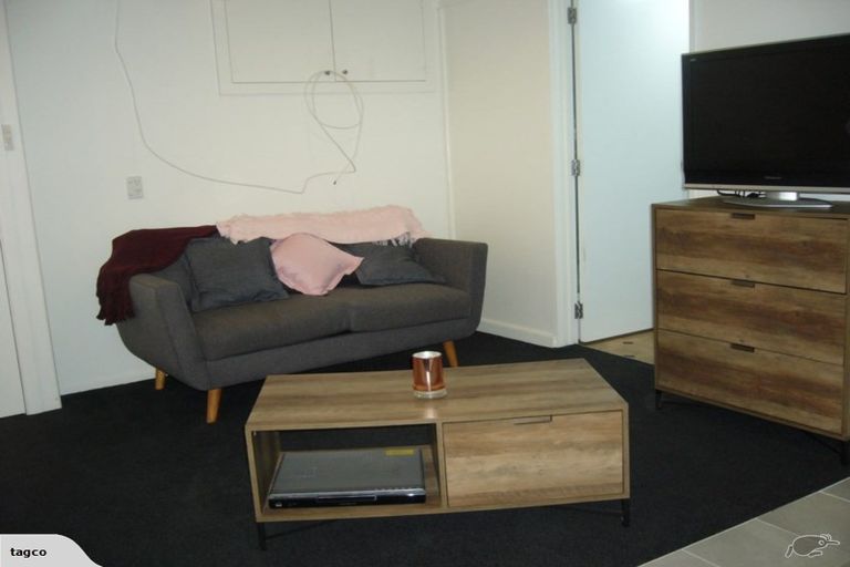 Photo of property in 23a Awanui Street, Merrilands, New Plymouth, 4312