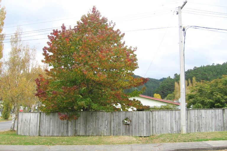 Photo of property in 1 Jocelyn Crescent, Pinehaven, Upper Hutt, 5019