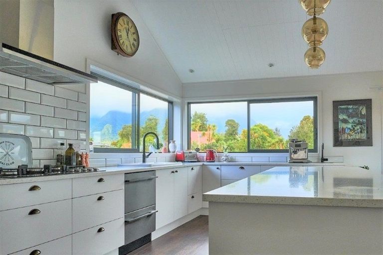 Photo of property in 2 Williams Drive, Fox Glacier, 7886