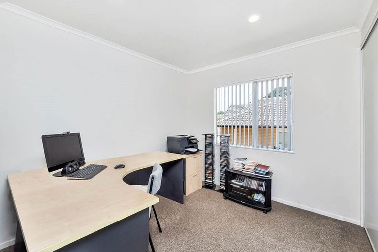 Photo of property in 9 Phoebe Meikle Place, Torbay, Auckland, 0630