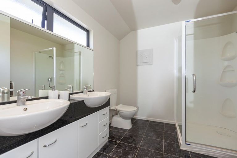 Photo of property in 17 Windsor Avenue, Waikanae, 5036