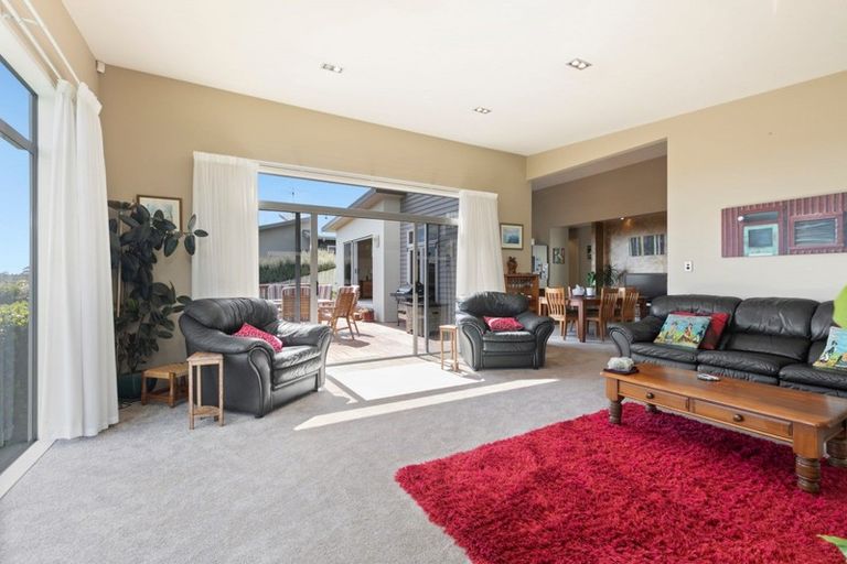 Photo of property in 19 Estuary View Road, Welcome Bay, Tauranga, 3112