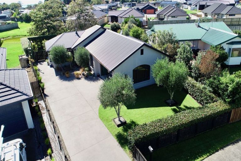 Photo of property in 16 Protea Crescent, Whitianga, 3510