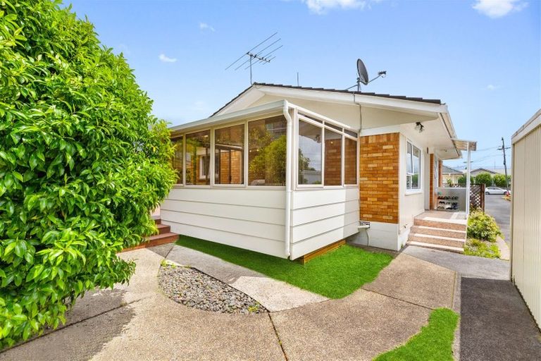 Photo of property in 3/4 Menary Street, Papakura, 2110