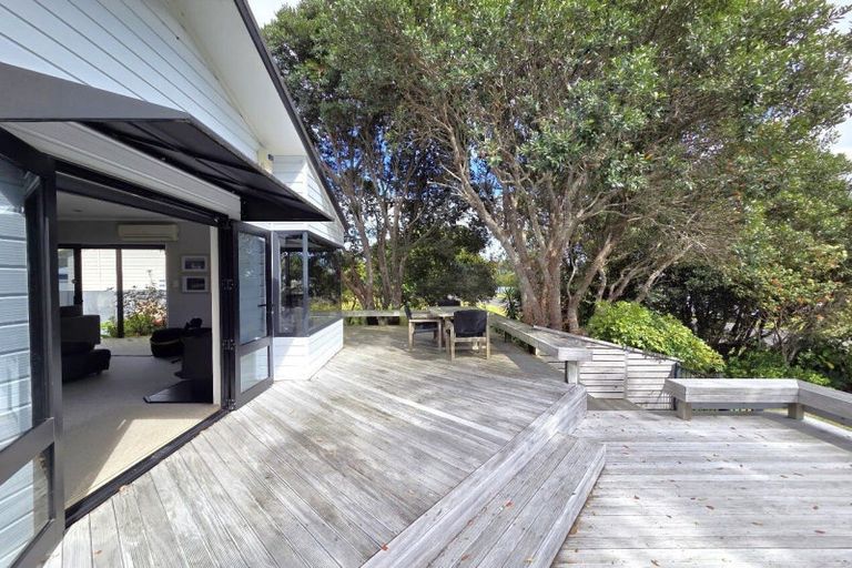 Photo of property in 138 Waimaire Avenue, Matarangi, Whitianga, 3592