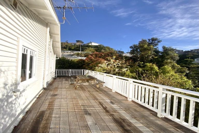 Photo of property in 36 Northland Road, Northland, Wellington, 6012