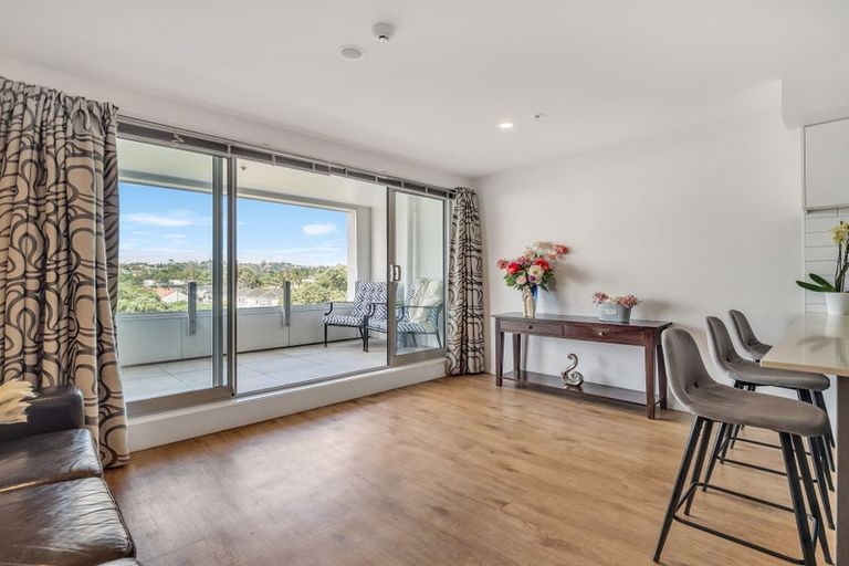 Photo of property in 304/25 Bute Road, Browns Bay, Auckland, 0630