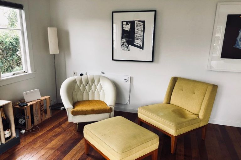 Photo of property in 77 Queen Street, Northcote Point, Auckland, 0627