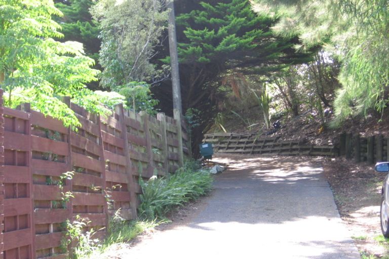 Photo of property in 998 East Coast Road, Northcross, Auckland, 0630