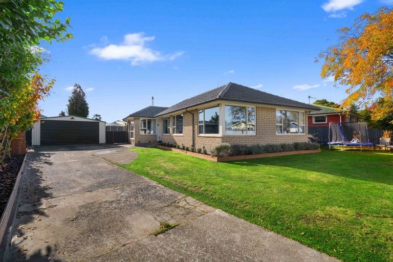 Photo of property in 13 Kathleen Crescent, Hornby, Christchurch, 8042