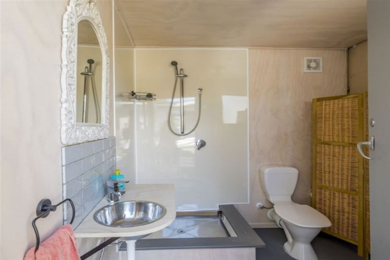 Photo of property in 37 Sarah Street, Waikawa Beach, Manakau, 5573