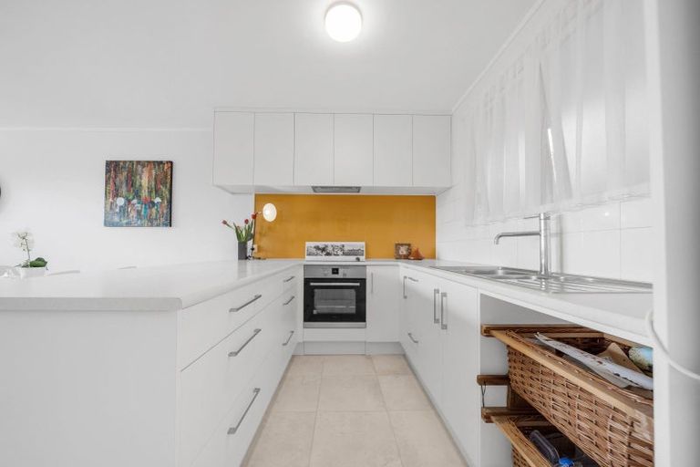 Photo of property in 3/14a Albert Road, Devonport, Auckland, 0624