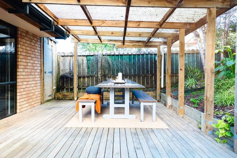 Photo of property in 30 Cabeleigh Drive, Helensville, 0800