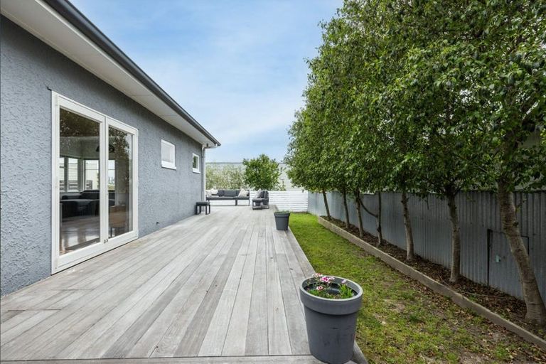 Photo of property in 47a Napier Road, Havelock North, 4130