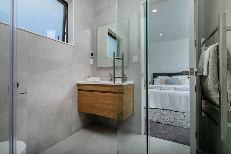 Photo of property in 19 Tautoru Avenue, Orewa, 0931