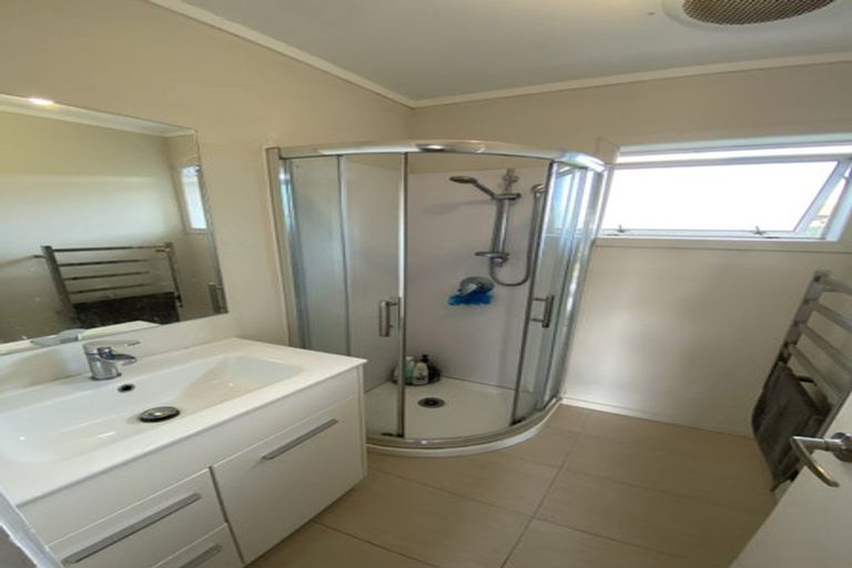 Photo of property in 2/18 Mirrabooka Avenue, Botany Downs, Auckland, 2010