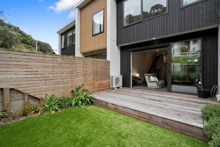 Photo of property in 175c Sutherland Road, Lyall Bay, Wellington, 6022
