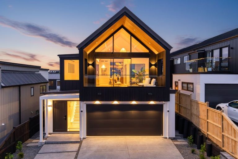 Photo of property in 53 Kumukumu Road, Long Bay, Auckland, 0630