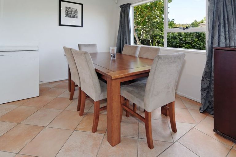 Photo of property in 123 Wirihana Road, Titirangi, Auckland, 0604