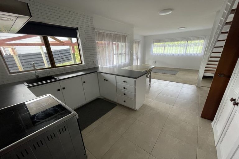 Photo of property in 1/4 Landseer Place, Blockhouse Bay, Auckland, 0600