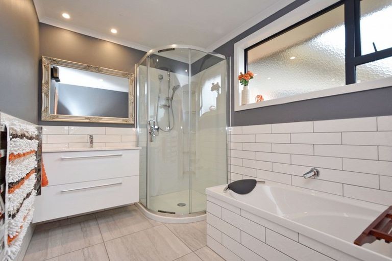 Photo of property in 98 Matua Road, Otatara, Invercargill, 9879