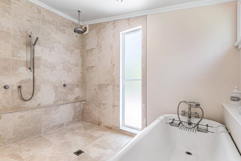 Photo of property in 31 Shoal Bay Road, Devonport, Auckland, 0624