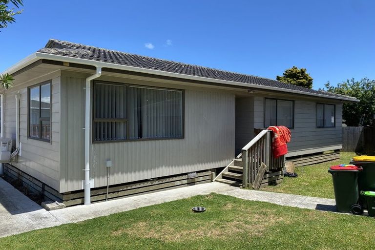 Photo of property in 8a Quintal Place, Papatoetoe, Auckland, 2025