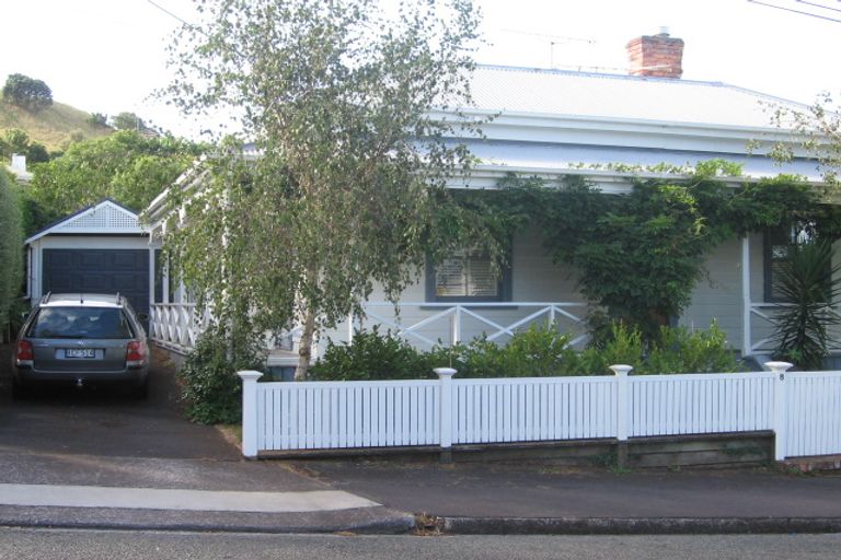 Photo of property in 8 Kerr Street, Devonport, Auckland, 0624