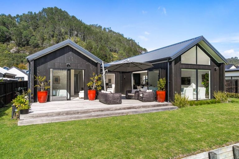 Photo of property in 15 Lynette Place, Pauanui, 3579