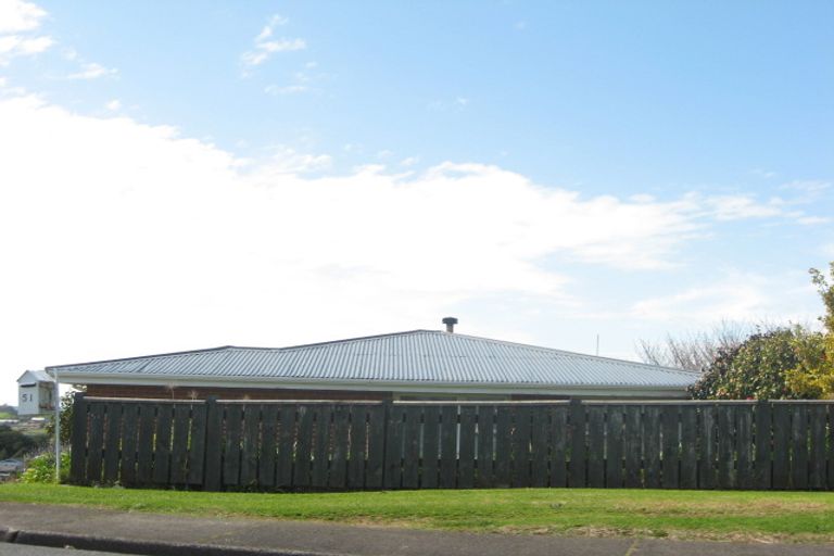 Photo of property in 51 Queens Road, Glen Avon, New Plymouth, 4312