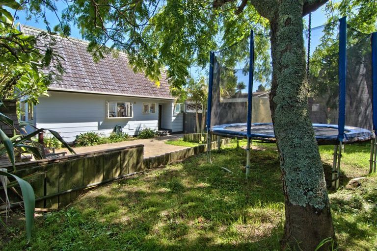 Photo of property in 123 Wirihana Road, Titirangi, Auckland, 0604