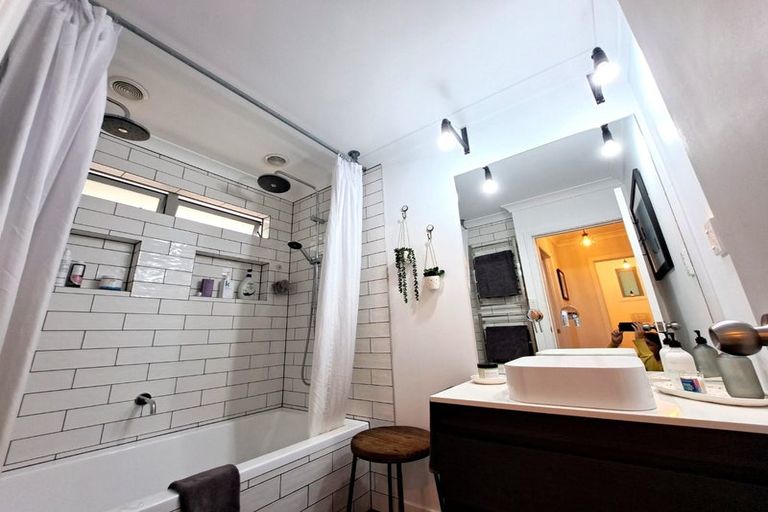 Photo of property in 118 Canongate Street, Birkdale, Auckland, 0626