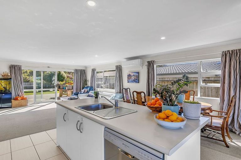 Photo of property in 10 Moonraker Place, Whitby, Porirua, 5024