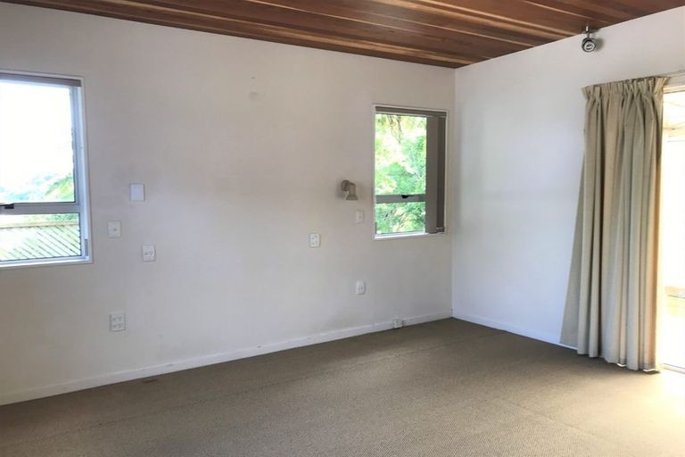 Photo of property in 37 Awanui Street, Merrilands, New Plymouth, 4312