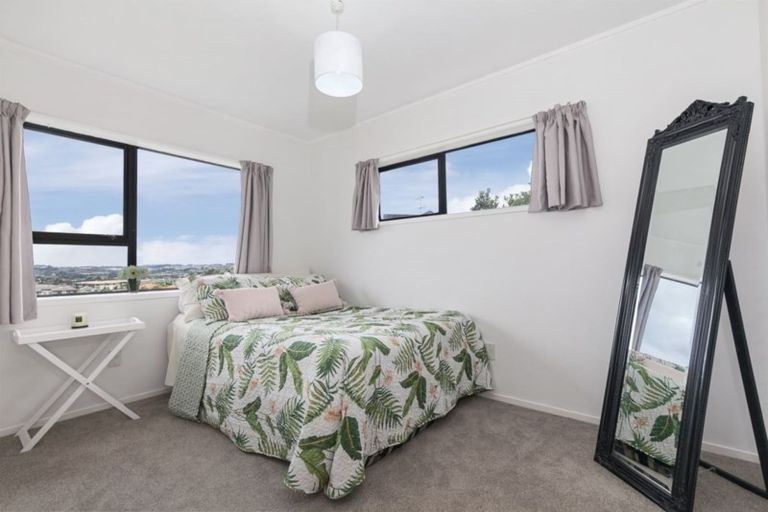 Photo of property in 11a Orewa Heights Crescent, Orewa, 0931