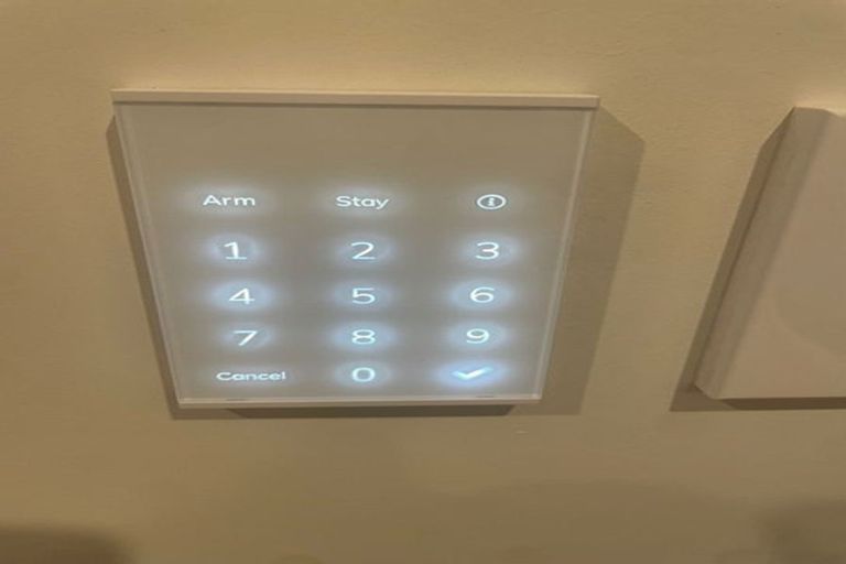 Photo of property in 4/18 Dellwood Avenue, Henderson, Auckland, 0612