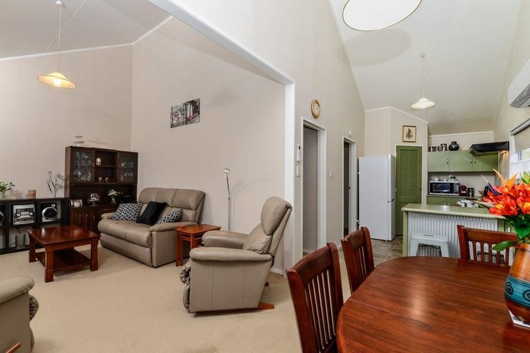 Photo of property in 2 Grove Place, Dinsdale, Hamilton, 3204