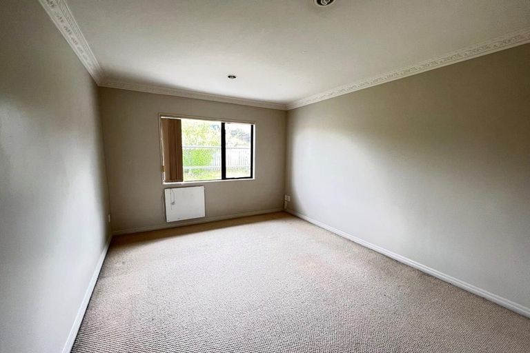 Photo of property in 4 Andara Close, Pinehill, Auckland, 0632