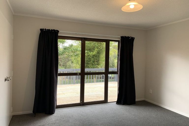 Photo of property in 8 Wirihana Road, Titirangi, Auckland, 0604