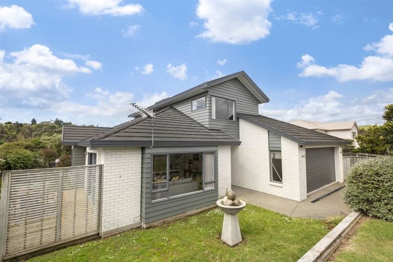 Photo of property in 29 Te Puia Drive, Aotea, Porirua, 5024