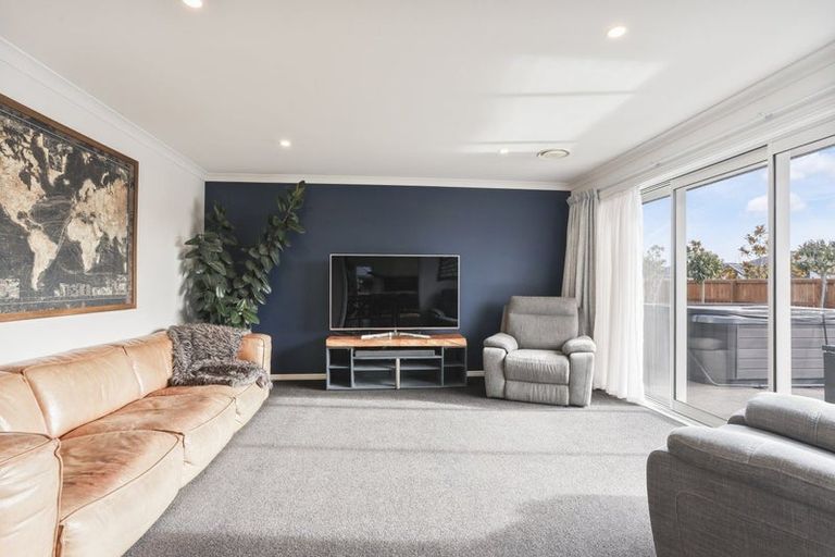 Photo of property in 70 Watkins Drive, Rangiora, 7400