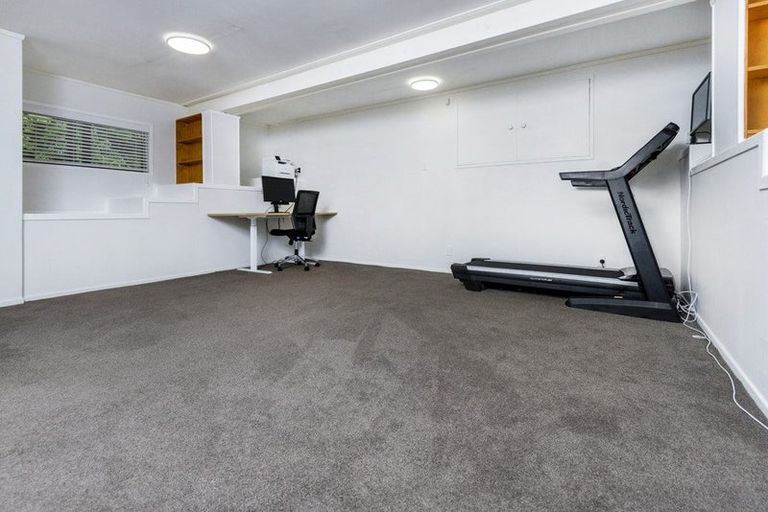 Photo of property in 6 Menear Lane, Hillcrest, Auckland, 0627